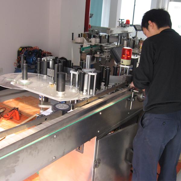 Siemens PLC ავტომატური ეტიკეტირების აპარატი ბოთლების გამყოფი წყლის ბოთლებისთვის