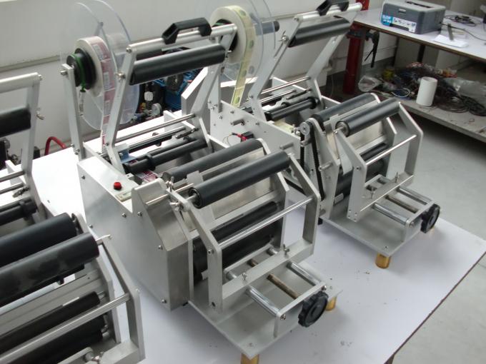 თვითწებვადი სტიკერი მრგვალი ბოთლის ავტომატური მარკირების აპარატი 220V