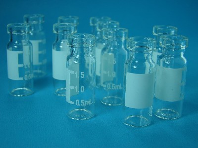 სიროფის თვითწებვადი მრგვალი ბოთლის სტიკერების ეტიკეტირების აპარატი 2000 X 1100 X 1300 Mm