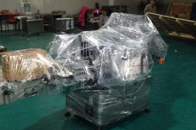 ალუმინის დისკები Opp ფლაკონის ეტიკეტირების მანქანა მრგვალი ბოთლი, სამრეწველო მარკირების მანქანა