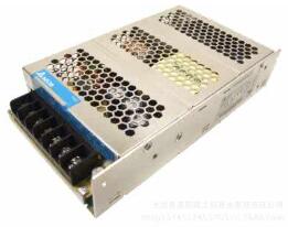 სრული ავტომატური თვითწებვადი ეტიკეტის აპლიკატორის მოწყობილობა ორმაგი მხარის სტიკერების ეტიკეტირების აპარატისთვის ოვალური, მრგვალი, წყლისთვის