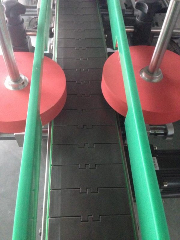 ავტომატური ეტიკეტის აპლიკატორი მრგვალი / კვადრატული / სუბულიფორმული ბოთლისთვის