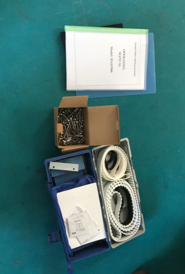 მაღალსიჩქარიანი ორმაგი გვერდითი სტიკერების ეტიკეტირების მანქანა კვადრატული / მრგვალი / ბრტყელი ბოთლისთვის