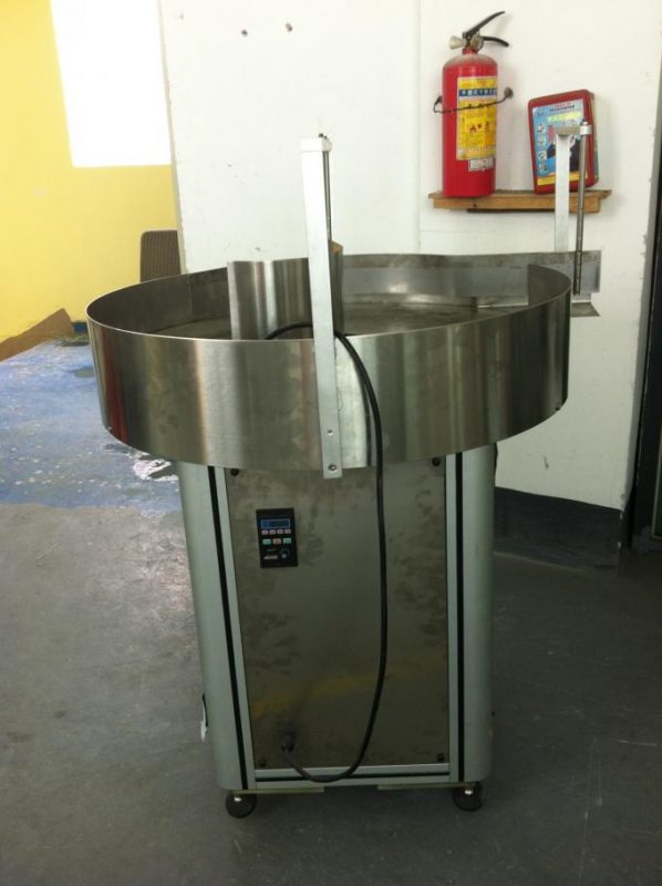 სრული ავტომატური თვითწებვადი ეტიკეტის აპლიკატორი ორმაგ მხარეს